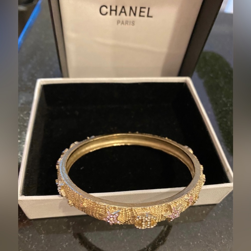 Chanel Bangle Bracelet Stars CCs with Crystals - Ltd. Ed. - Very Rare! - Picture 9 of 11